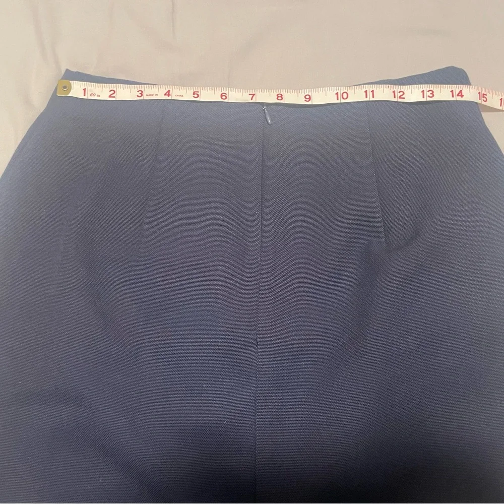 H&M navy blue skirt with buttons size 10 NWOT - Picture 5 of 6